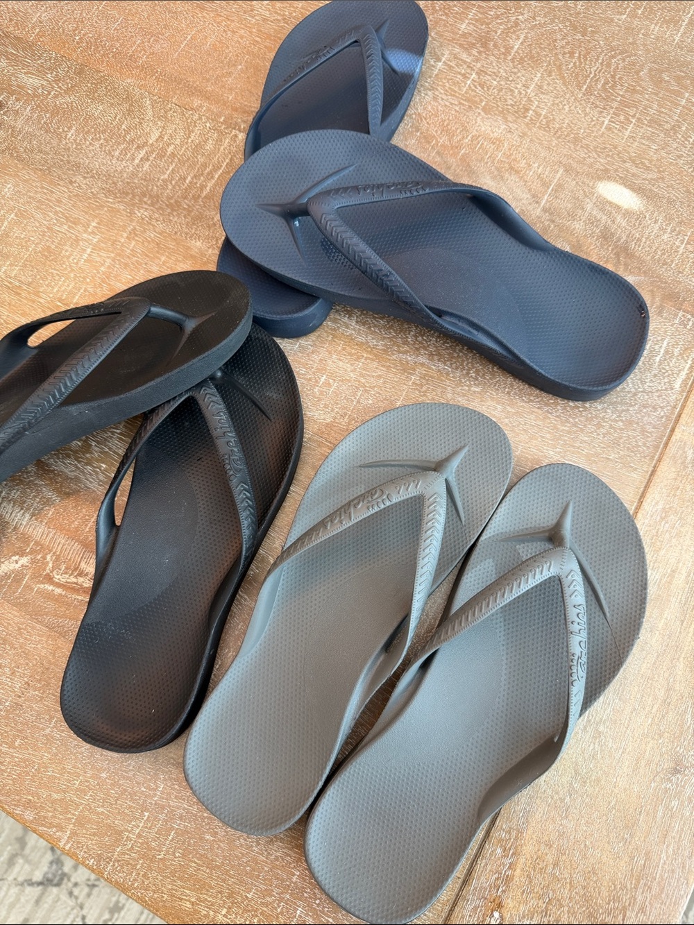 Lot of 3 pair of Archie’s flip flops women size 7 - Picture 5 of 5